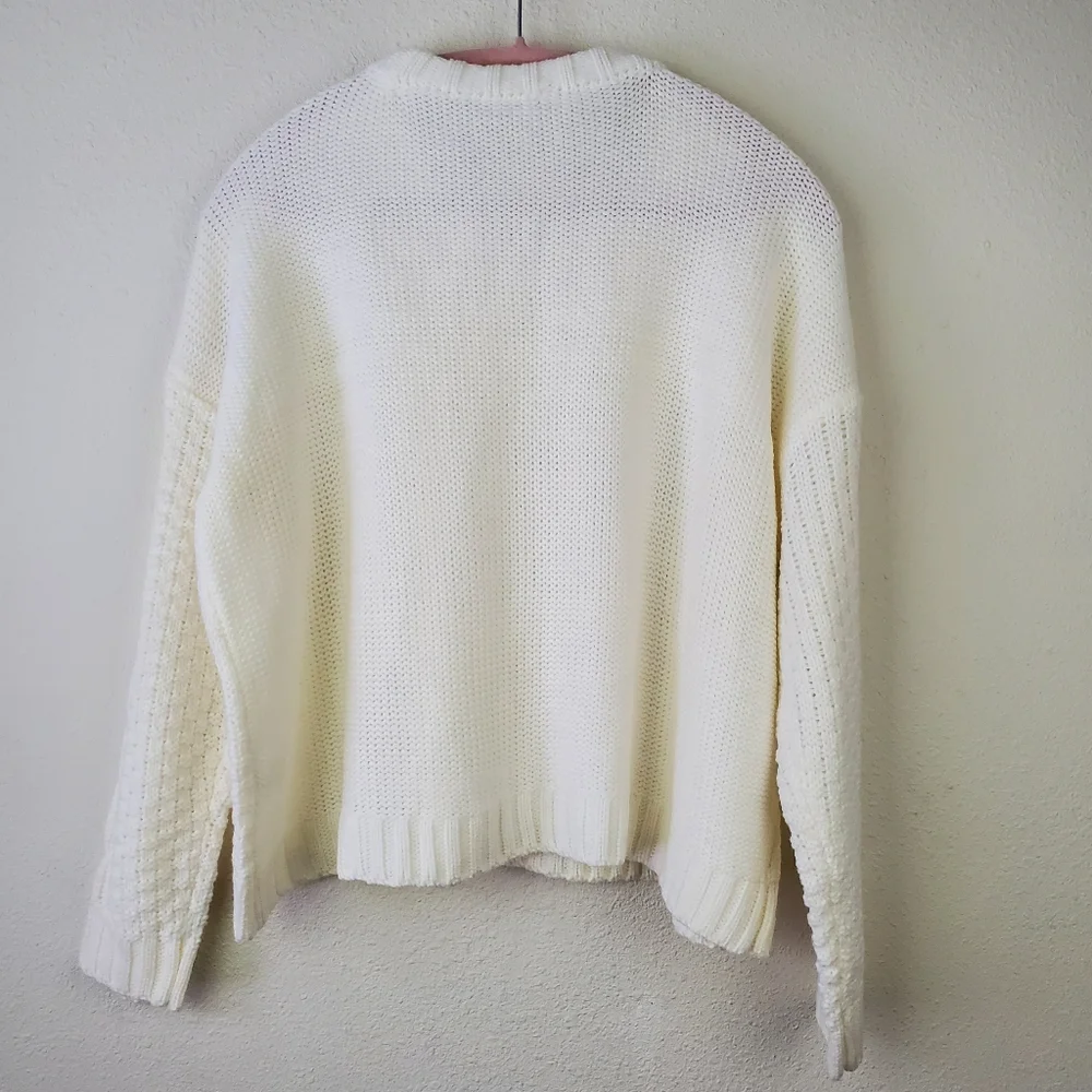 Mudd Cozy White Cable Knit Sweater